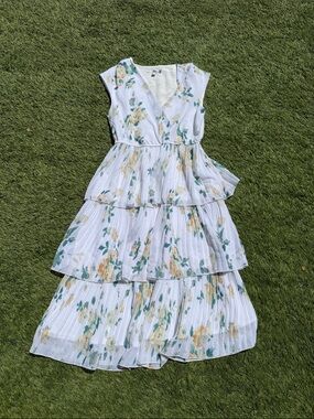 WD.NY white summer floral dress SMALL tiered pleated